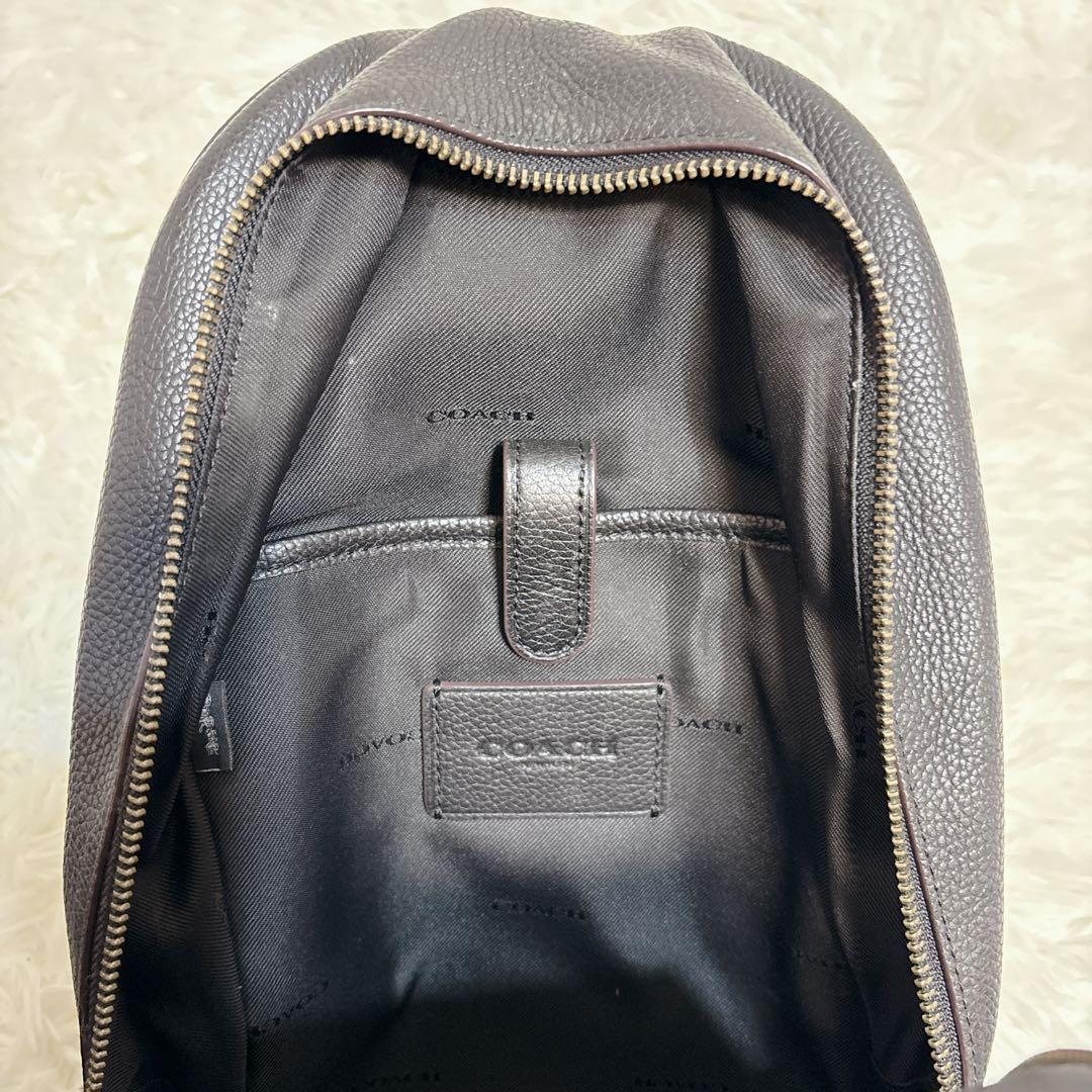 COACH スリングショルダー　クロスボディ　ボディバッグ　肩掛け