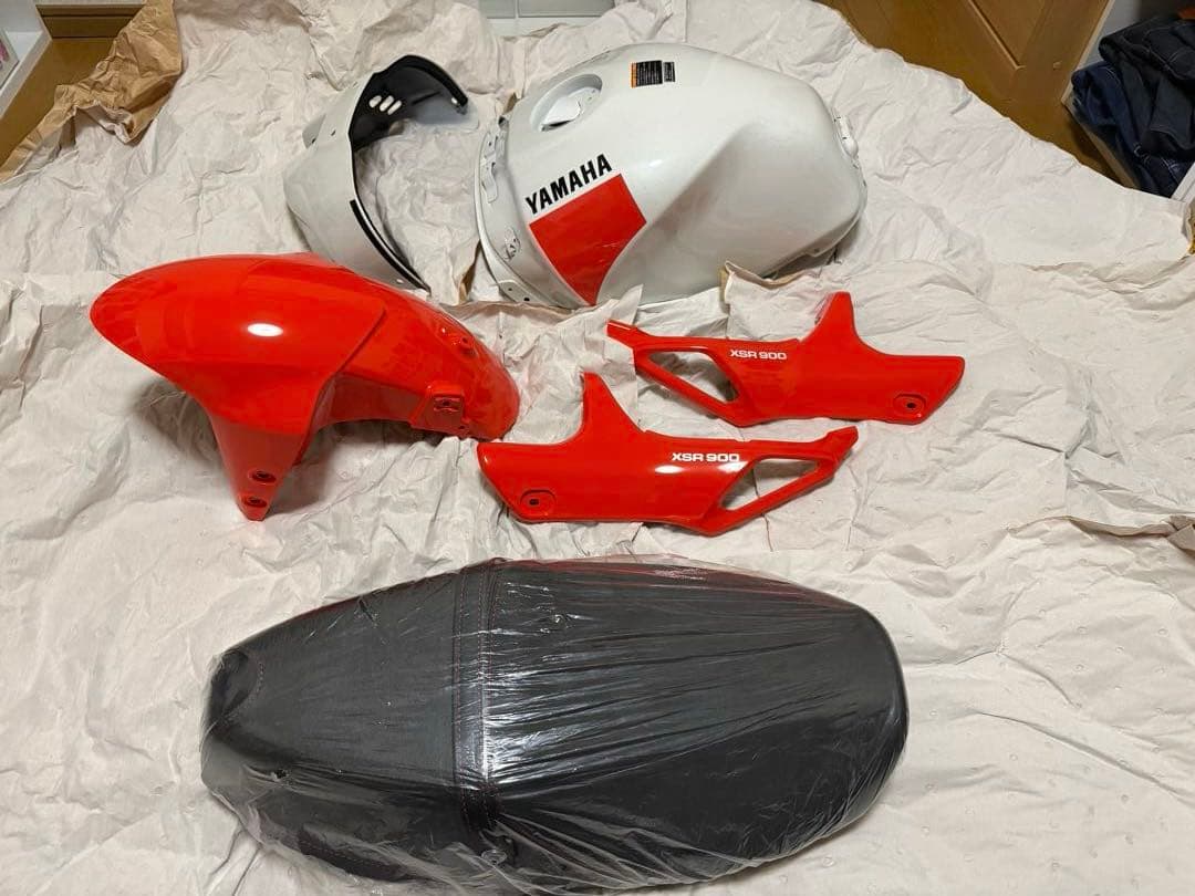 YAMAHA カウルセット シート、未使用　　　　XSR900 2025年モデル
