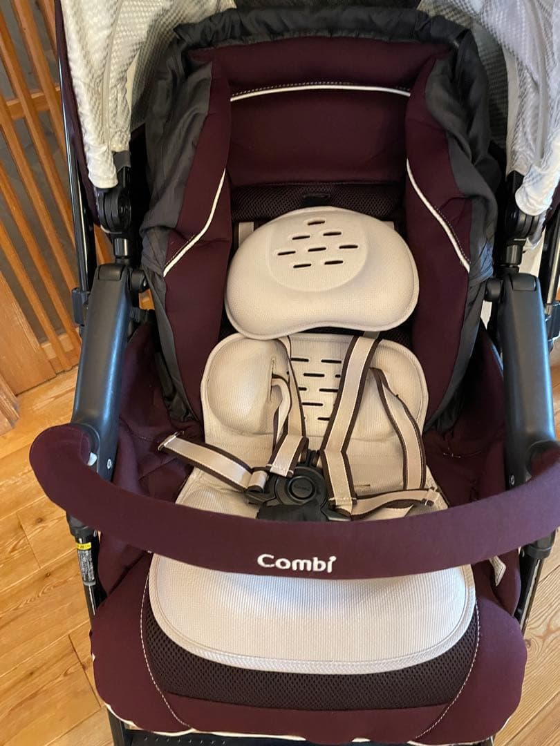 combi メチャカルハンディオート4キャス plus コンビ　ベビーカー