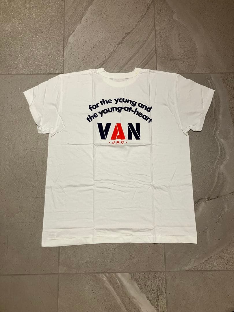 VAN JACKET ロゴTシャツ