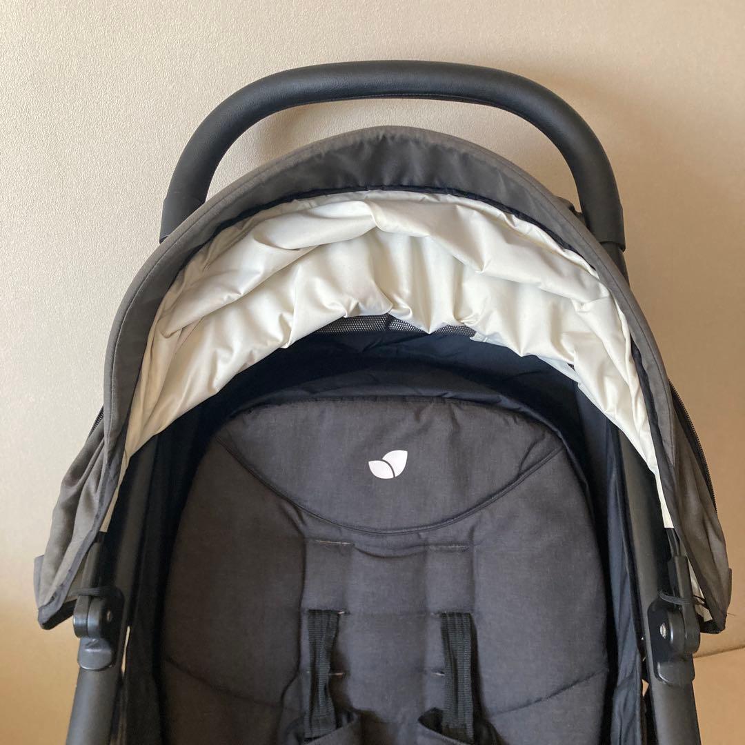 送料込【清掃済み】ドリンクホルダー付き　ライトトラックス4 カトージ　joie