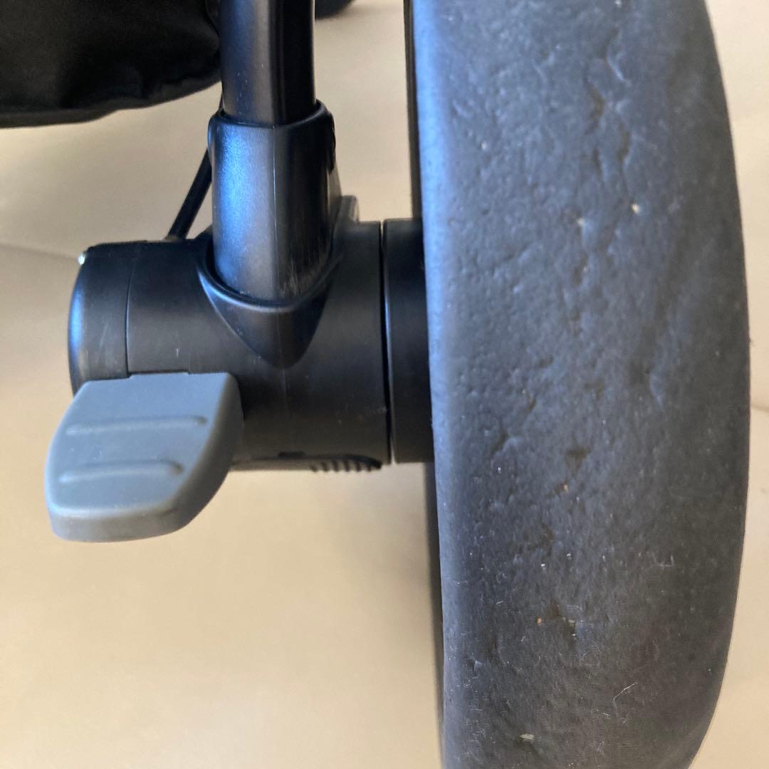 送料込【清掃済み】ドリンクホルダー付き　ライトトラックス4 カトージ　joie