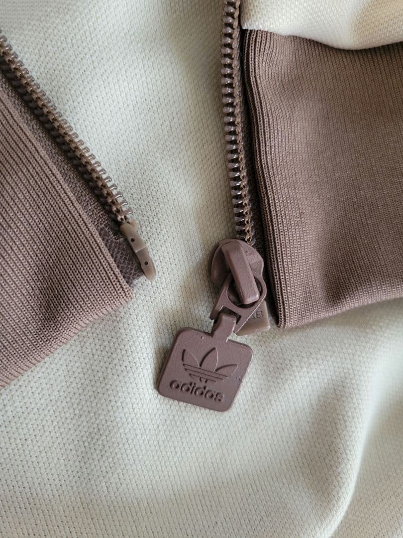 美品 アディダス オリジナルス トラックトップ ジャージ モカブラウン 匿名配送