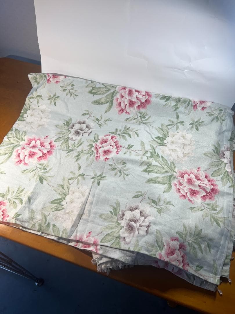 【中古・美品】ローラアシュレイ　Laura Ashley カーテン3枚セット