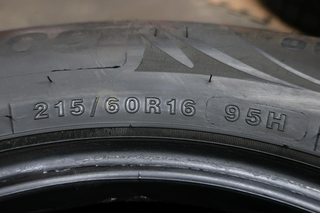 2024年製　ミネルバ　RADIAL　F209　215/60R16　バリ溝　4本