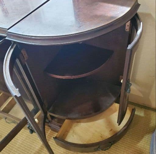 クラシック　アンティーク　 キャビネットレアな前面ガラス張り