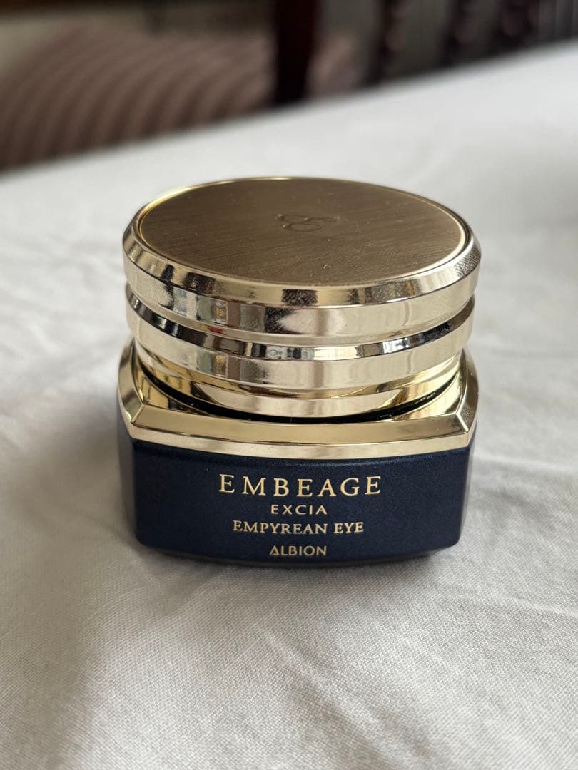 ALBION エクシア　アンベアージュエンビリアンアイ