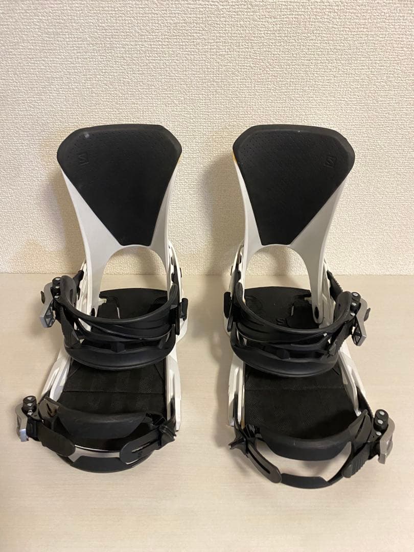 SALOMON　DISTRICT　ディストリクト　 M　白　23-24