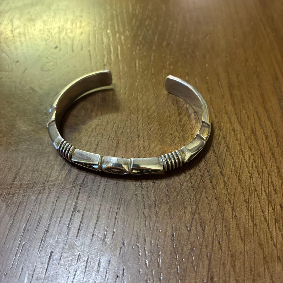 ジェニファーカーティス　ハーフラウンドバングル　ナバホ族