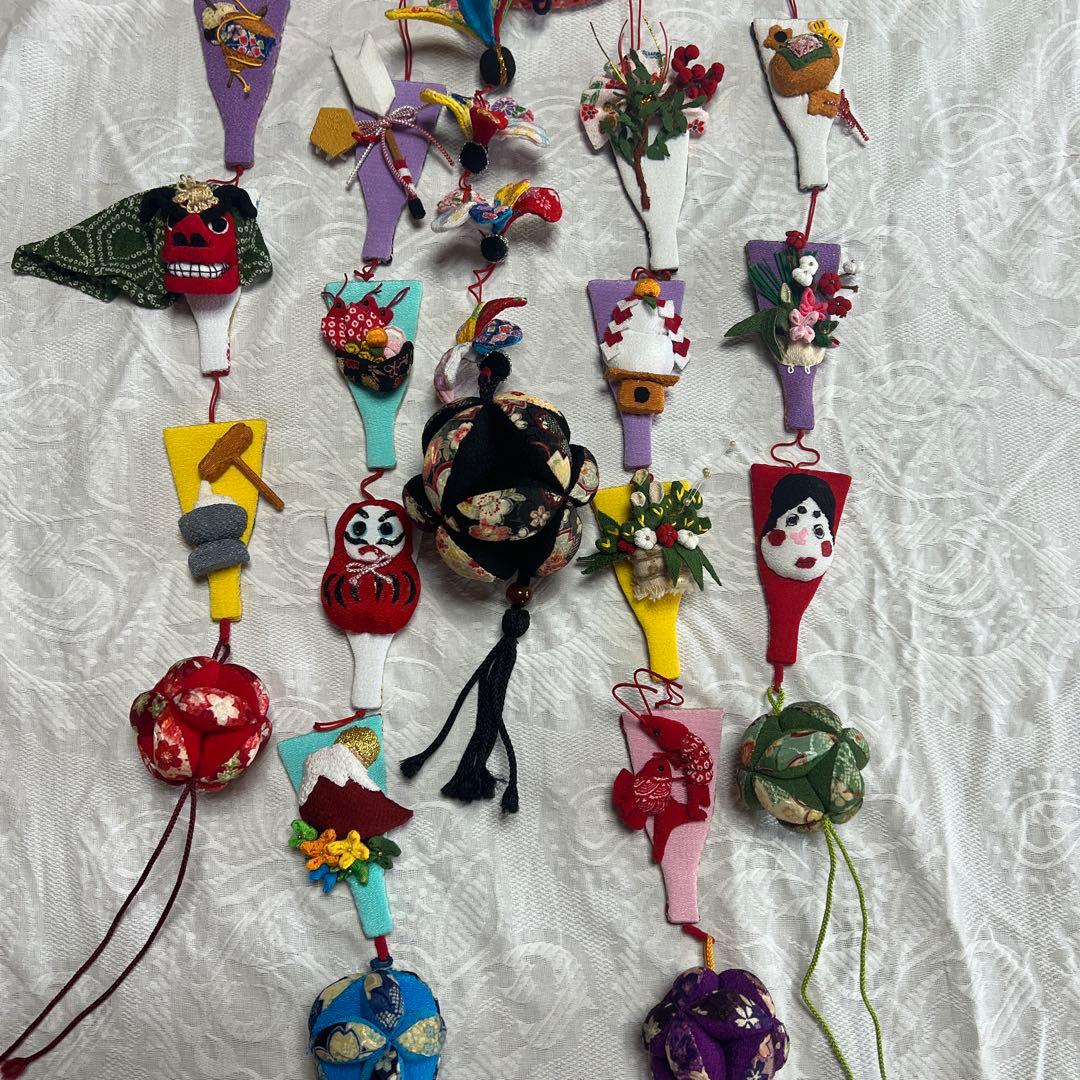 ちりめん吊るし飾り　　一月　（羽子板）