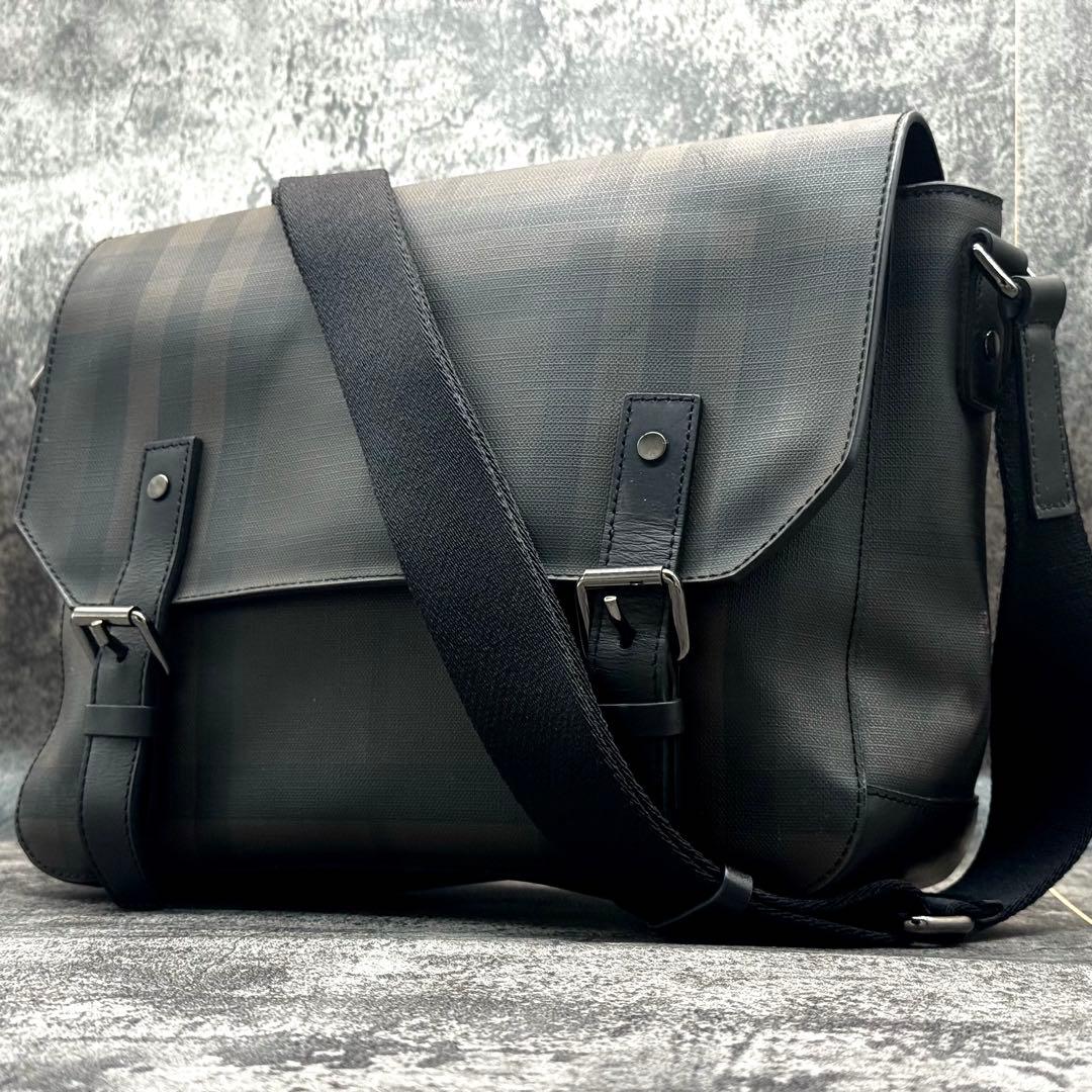 極美品✨バーバリー ノバチェック メッセンジャーバッグ 斜めがけ A4 メンズ