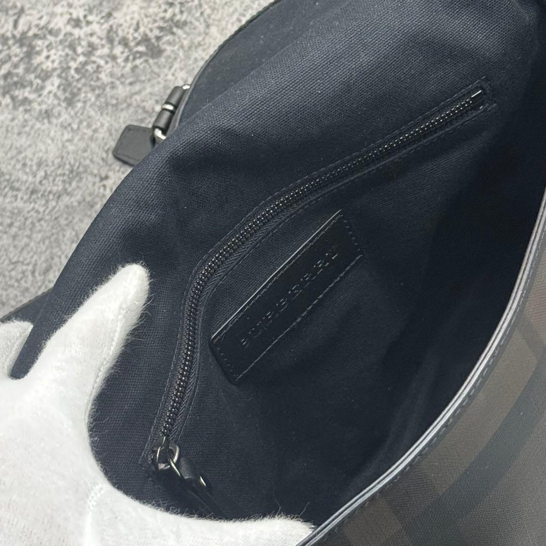 極美品✨バーバリー ノバチェック メッセンジャーバッグ 斜めがけ A4 メンズ