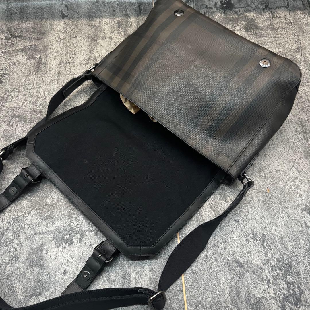 極美品✨バーバリー ノバチェック メッセンジャーバッグ 斜めがけ A4 メンズ