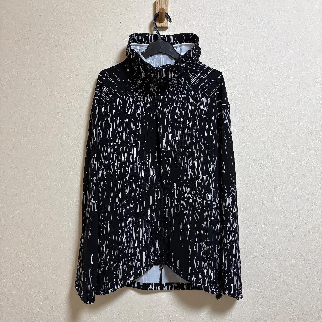 ウノピゥウノウグァーレトレ 4WAY総柄グラフィックスタンドネックジャケット