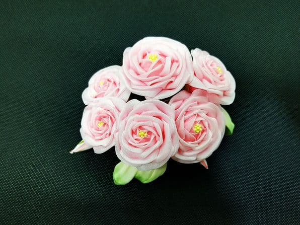 大きな つまみ細工 髪飾り 薔薇 成人式やウエディングに 振袖 結婚式 成人式