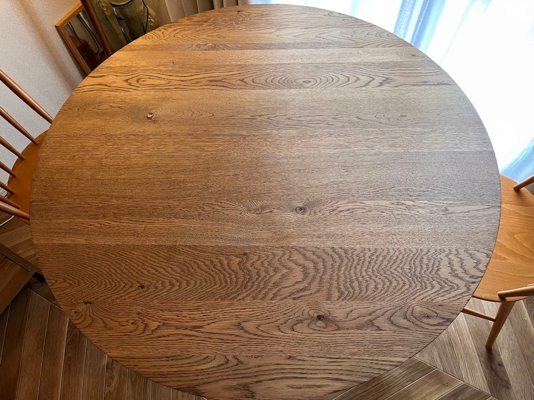 円形ダイニングテーブル　ウニコ