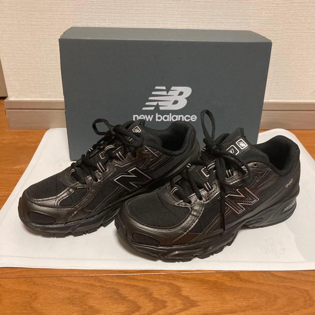 emmi ニューバランス U740