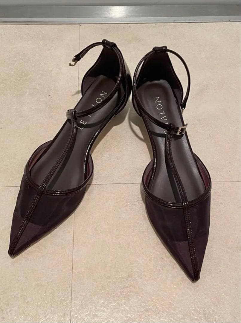 LE TALON 3.5cmTストラップシアーパンプスブラウン サンダル