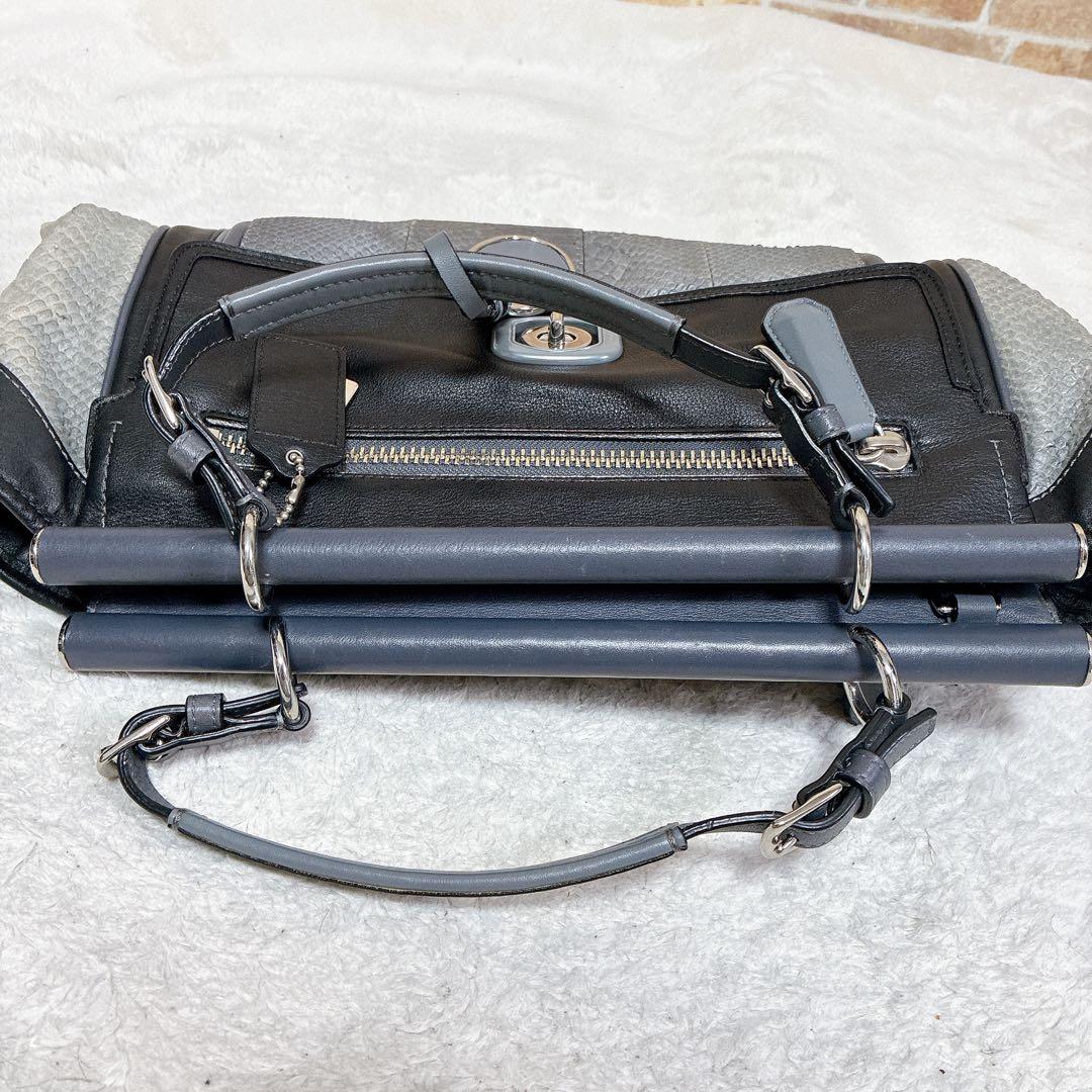 良品　COACH コーチ　トートバッグ　パイソン　チャーム　ターンロック