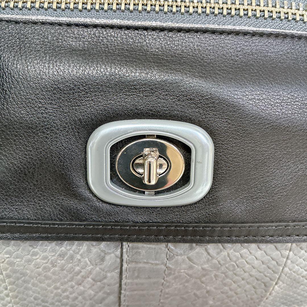 良品　COACH コーチ　トートバッグ　パイソン　チャーム　ターンロック
