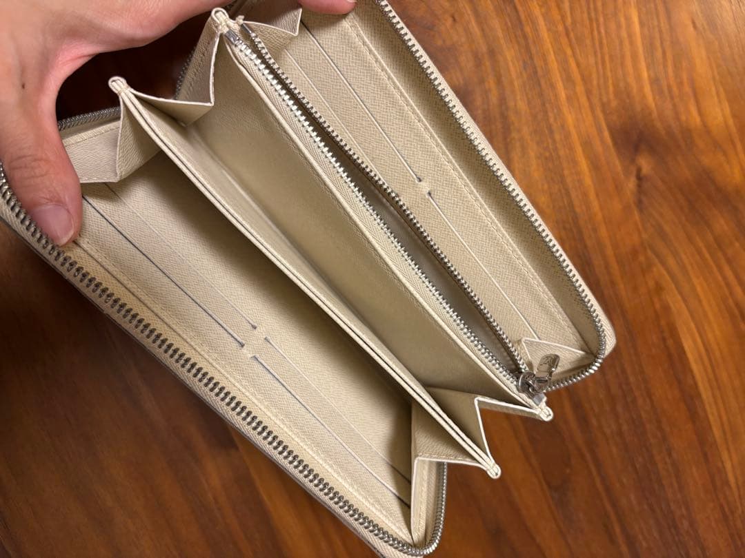 Louis Vuitton エピレザー 長財布 ホワイト