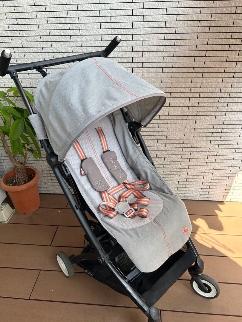 サイベックス　ベビーカー　グレー