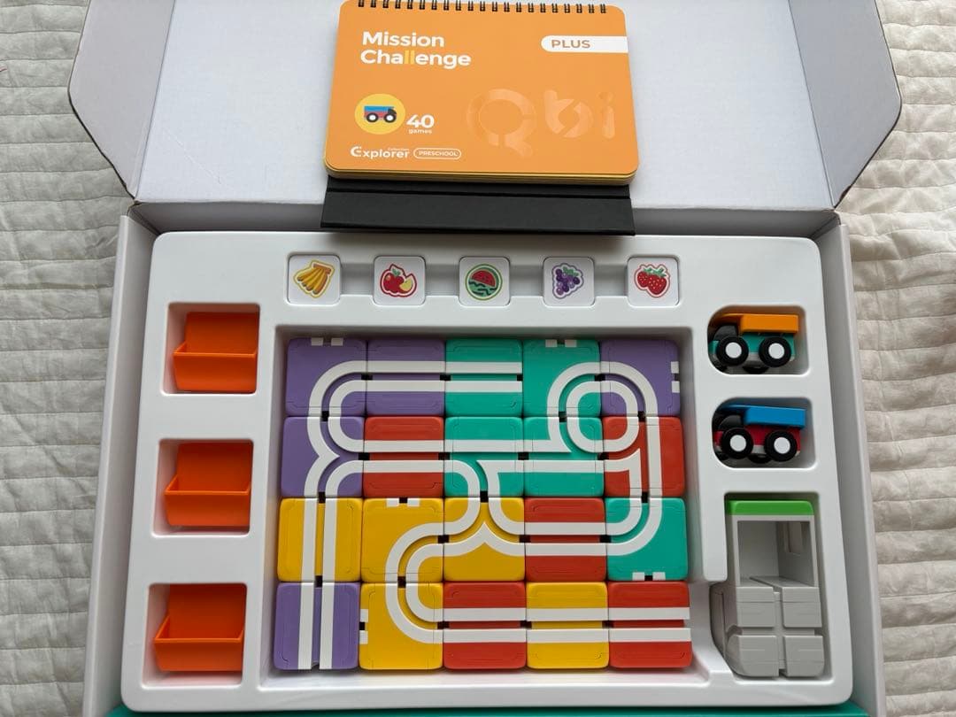 Qbi Magnetic Cubes キュービーアイ　知育玩具