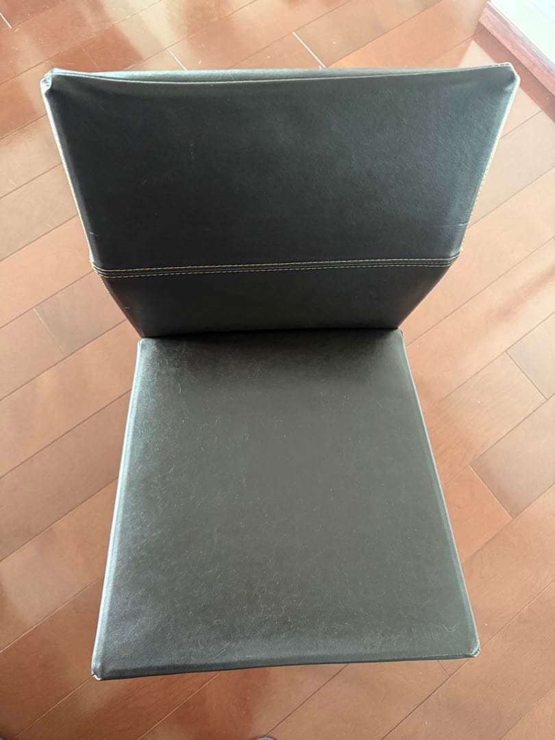 コードバンの椅子 イタリアのブランド