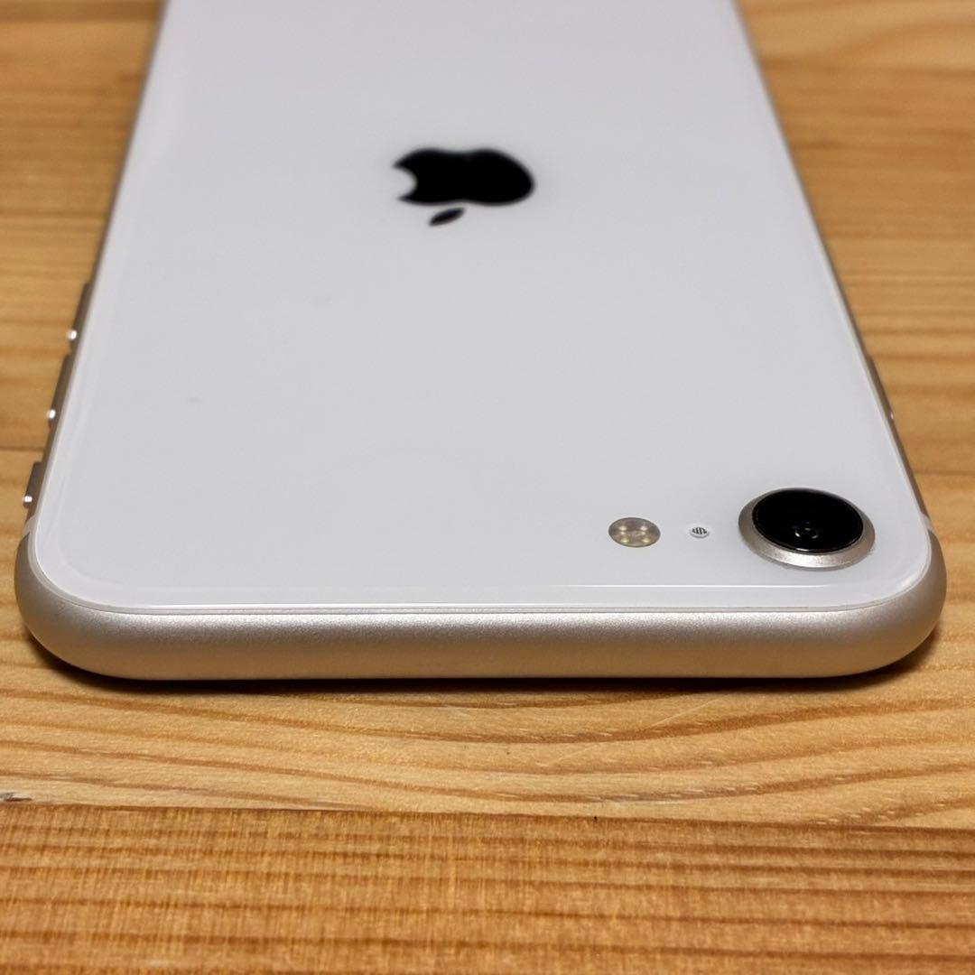 t*2様 バッテリー新品　iPhoneSE第3世代64GB SIMフリー　美品