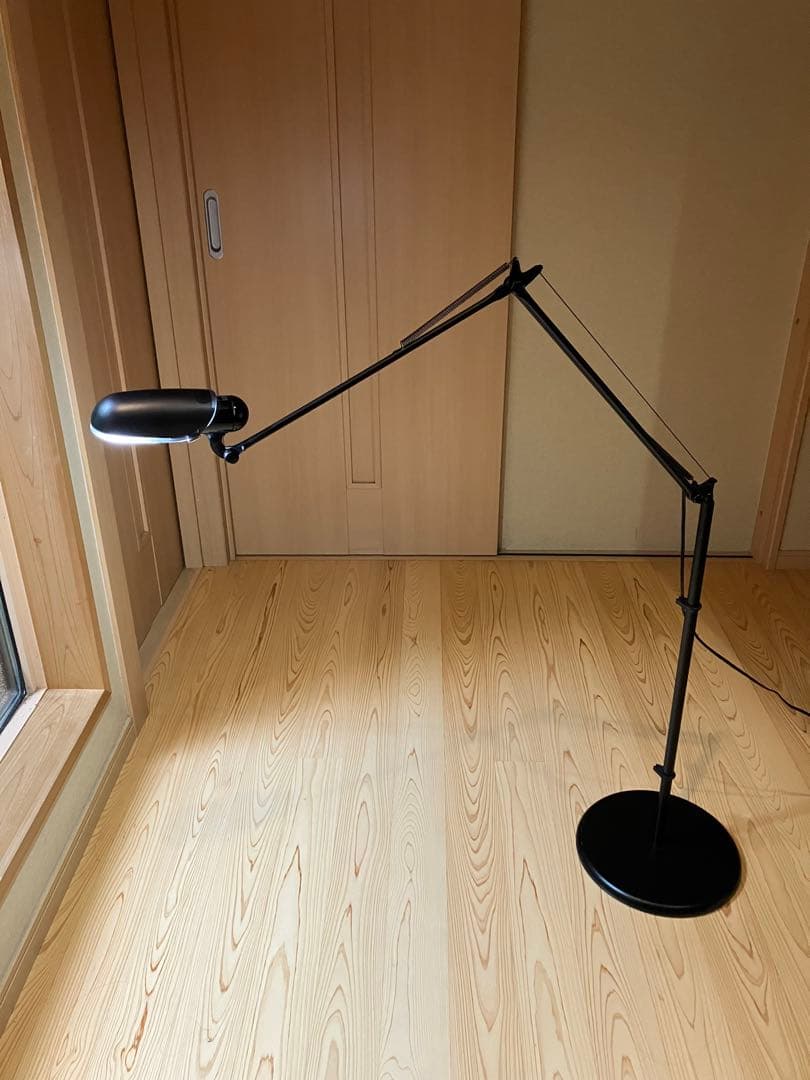 スワン電器　フロアライト　モダンデザイン　アーム　ランプ　日本製　ワーク