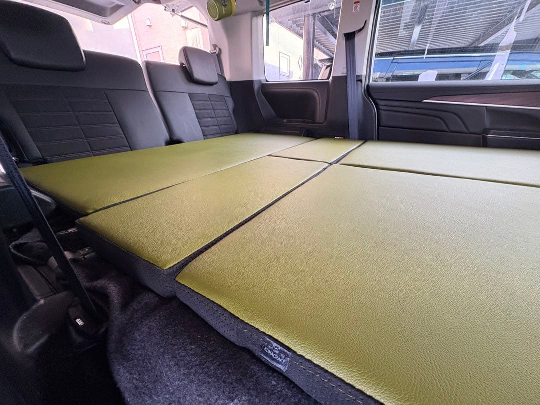 デリカD5専用ベッドキットの天板　オリーブ色