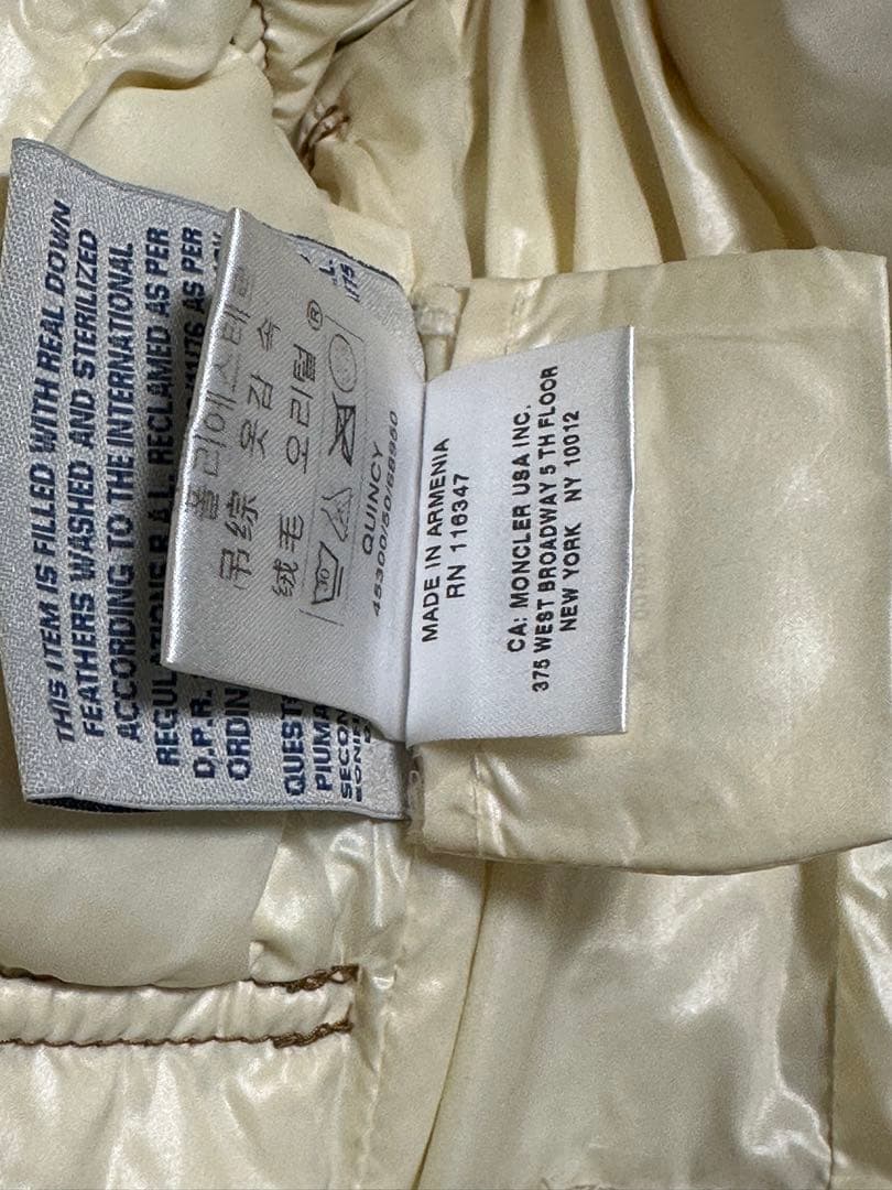 モンクレール　ダウンジャケット ベージュ　フード付き