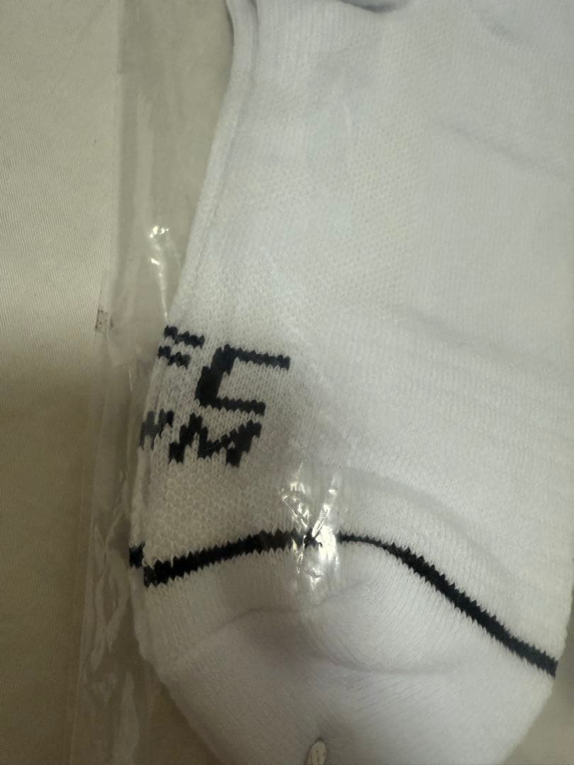 [新品未使用]UFC GYM ニットキャップ& 手袋&ヘッドバンド&ソックス3足