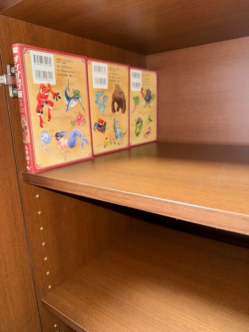 【値下げ応相談】ディノス　扉付き本棚（高さ80×幅90×奥行44）