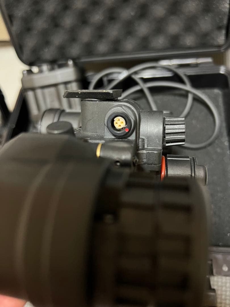 PVS-31 デジタルナイトビジョン 実動 IR 四角画面タイプ