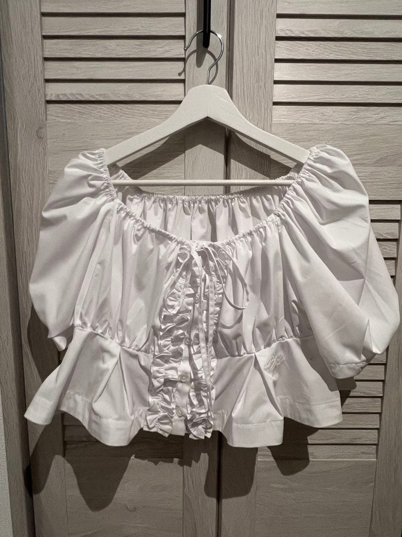 トップス bibiy CYNTHIA CROPPED BLOUSE