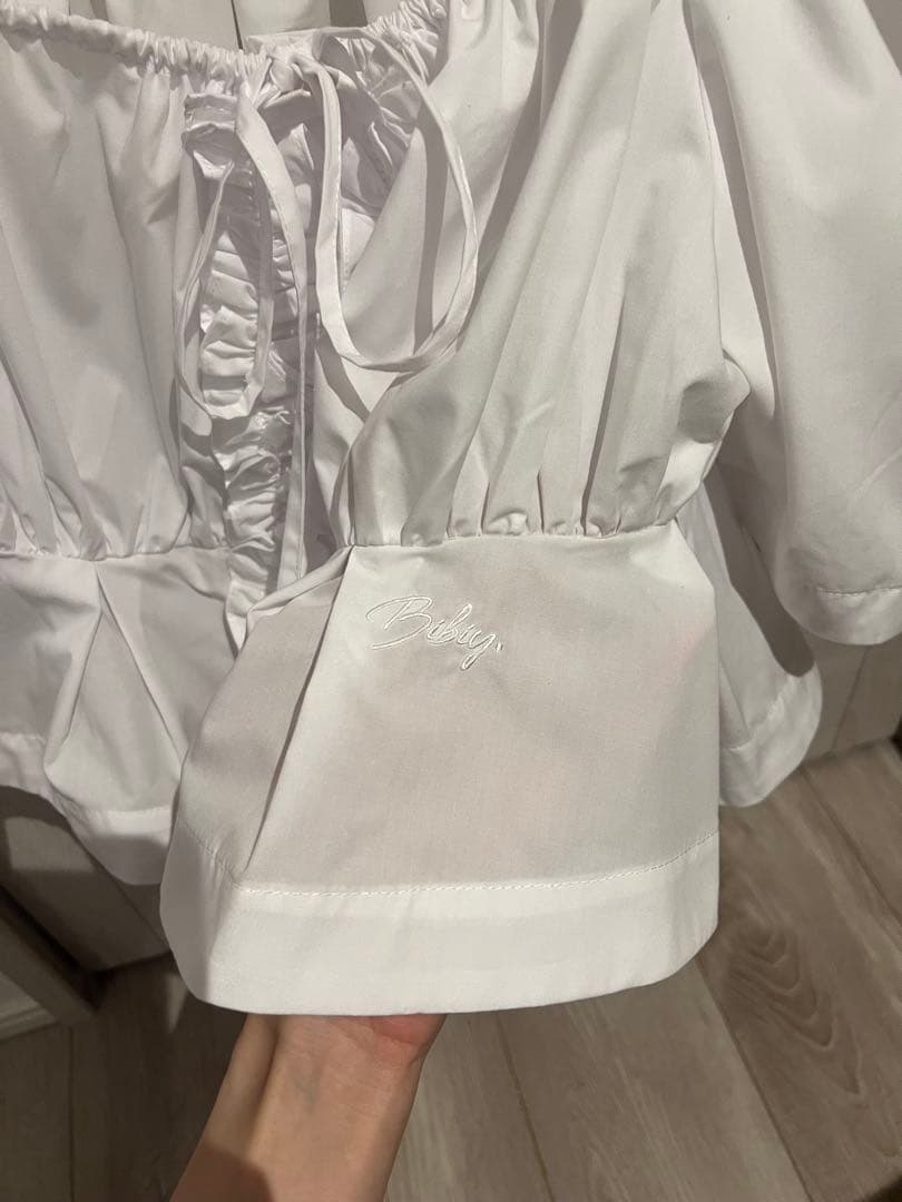 トップス bibiy CYNTHIA CROPPED BLOUSE