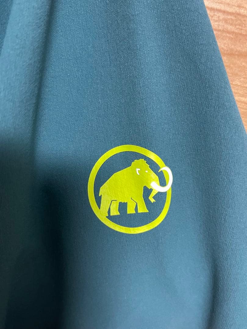 は　 MAMMUT マムート マウンテンパーカー