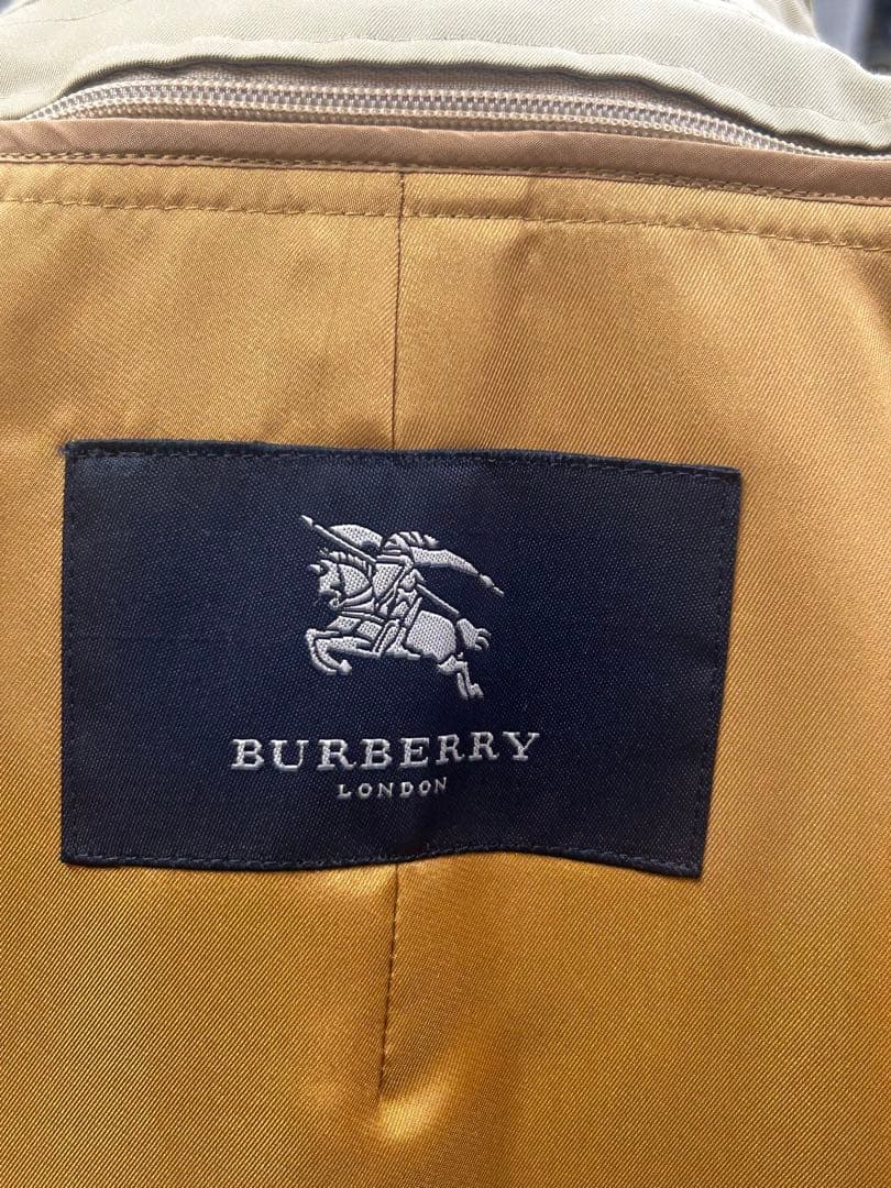 バーバリー　ベージュ トレンチコート ダブルブレスト