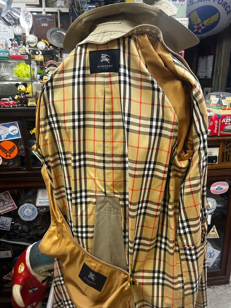 バーバリー　ベージュ トレンチコート ダブルブレスト