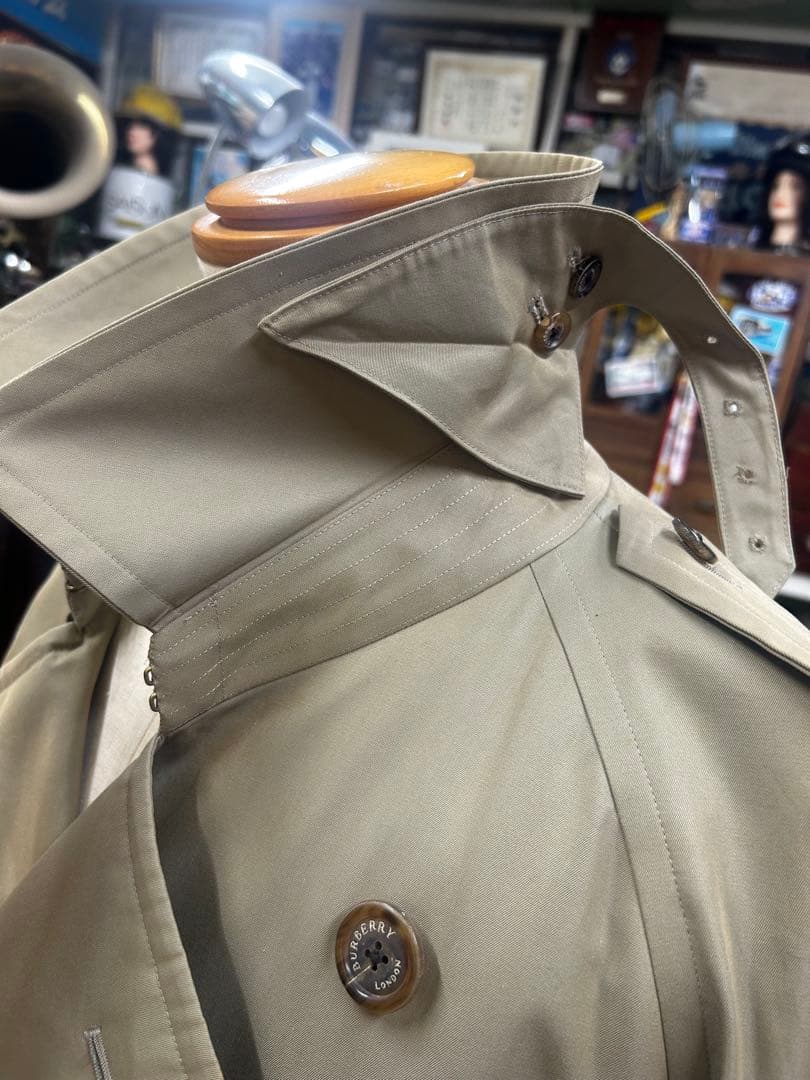 バーバリー　ベージュ トレンチコート ダブルブレスト