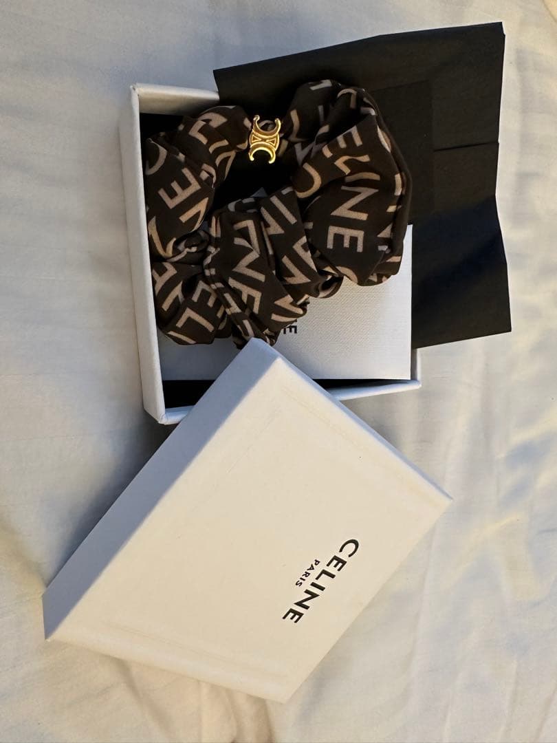 【正規品】新品 未使用 箱付き CELINE シュシュ