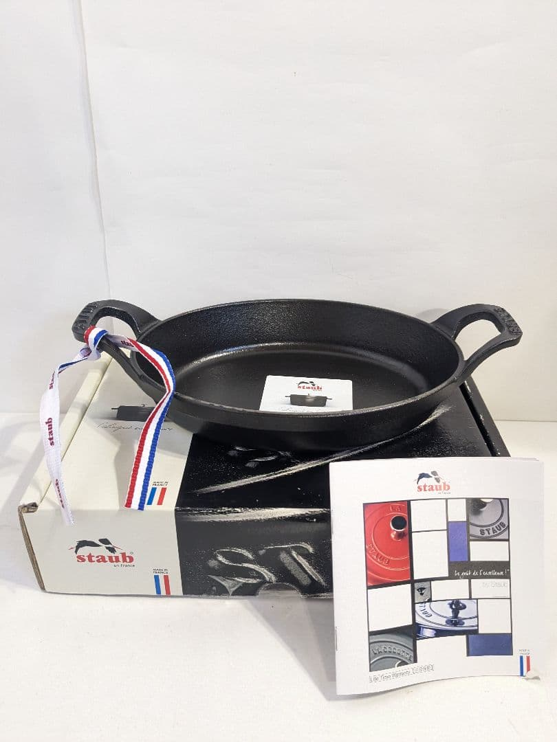 未使用　staub ストウブ　オーバル スタッカブル ディッシュ ブラック 21