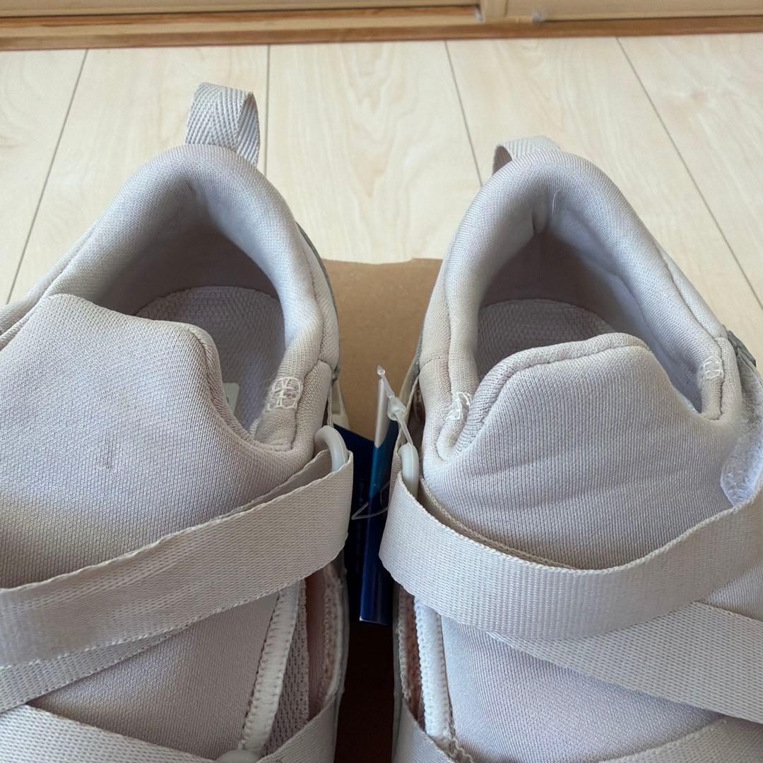 Mizuno グレー スニーカー クロスストラップ