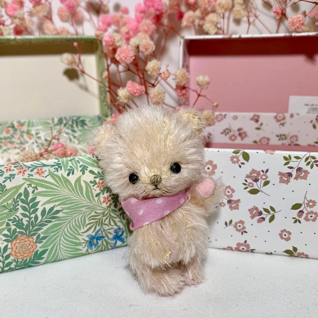 テディベア 小さな熊 ピンクベージュ色 可愛いくま ハンドメイドぬいぐるみ