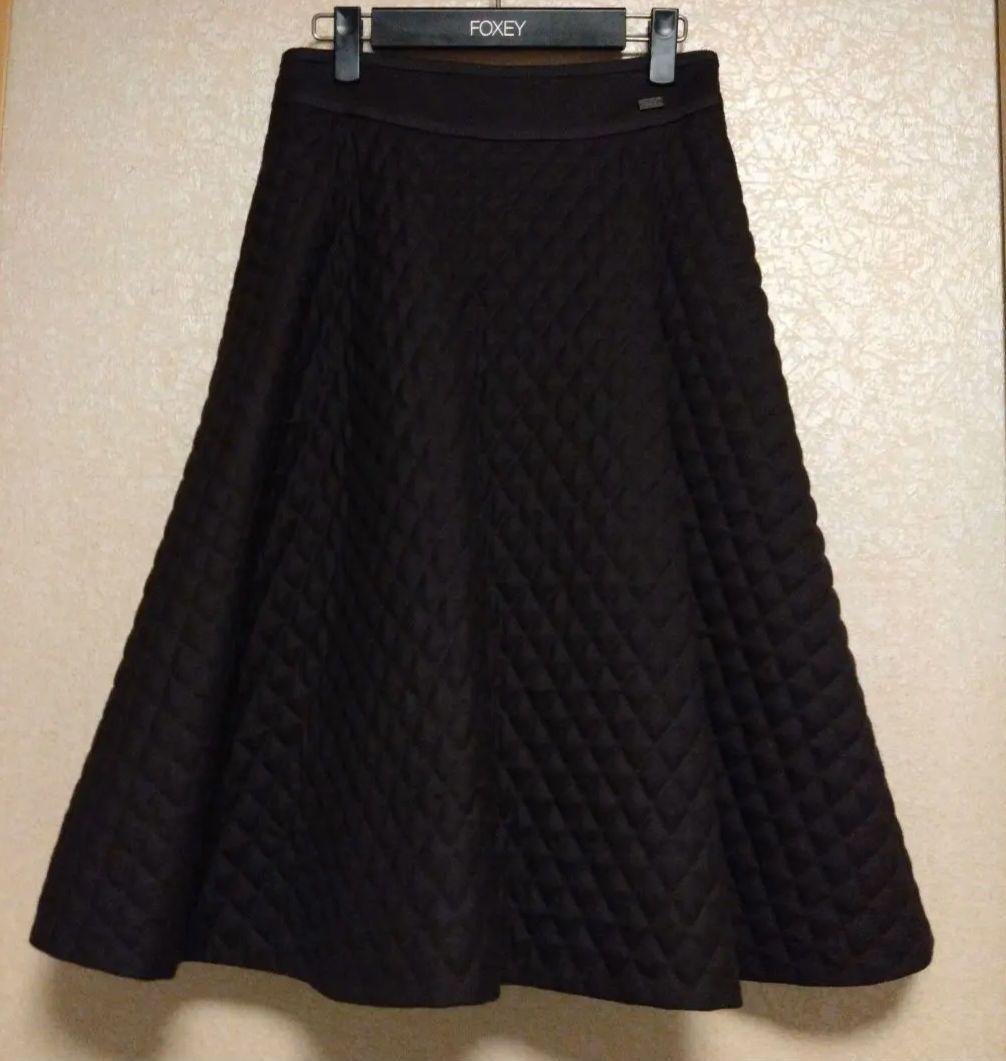 FOXEY ボルドーカラーフレアスカート ひざ下丈
