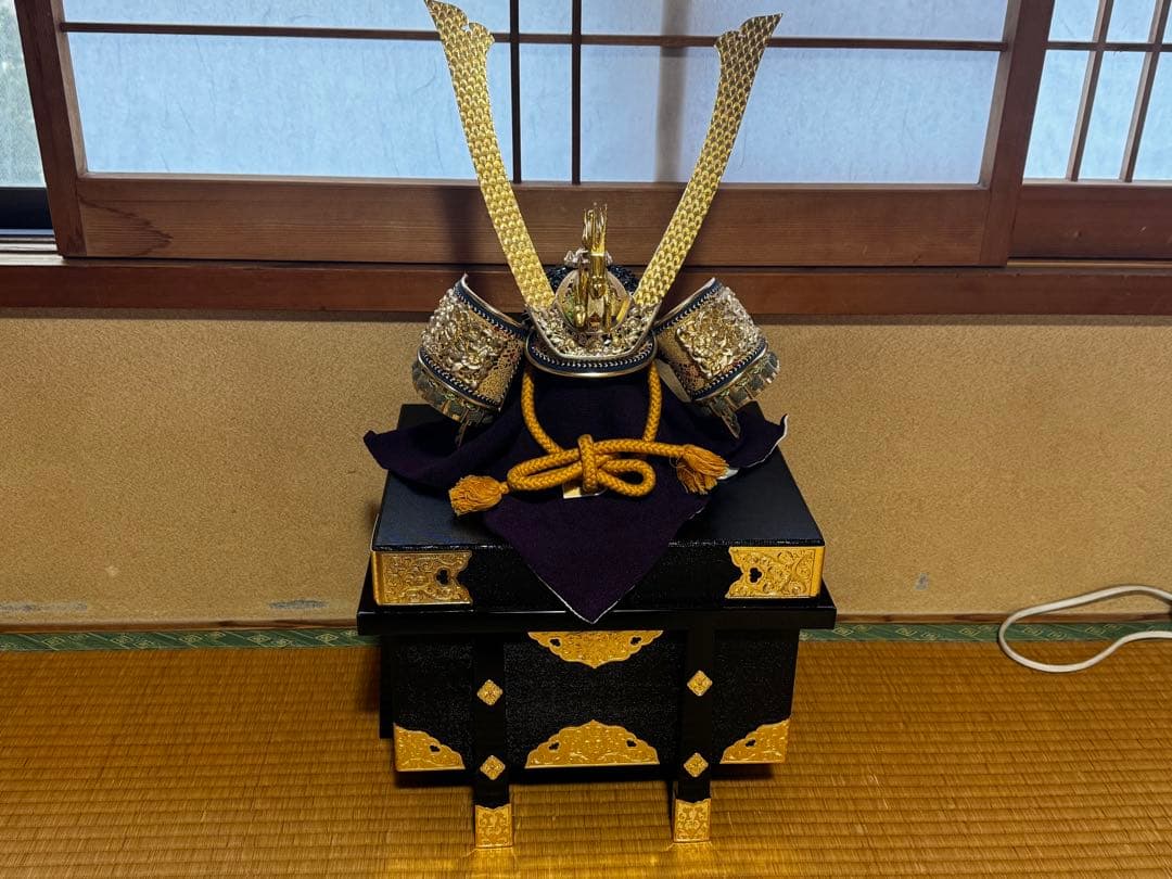 【美品】五月人形 武士の兜 鎌倉時代兜 金色 こどもの日