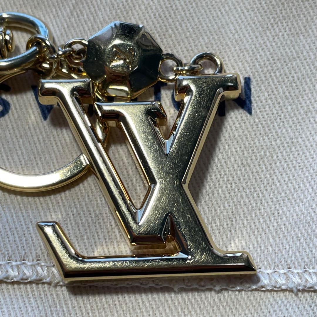 LOUIS VUITTON キーホルダー ポルトクレ　LV ファセット　ゴールド