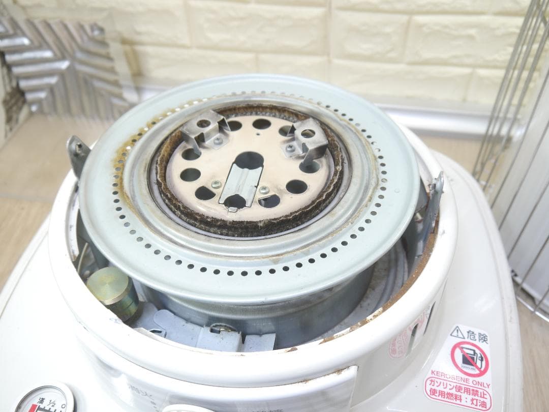 送料込❤動作品◆２０１３年◆　コロナ　灯油ストーブ 　 ホワイト