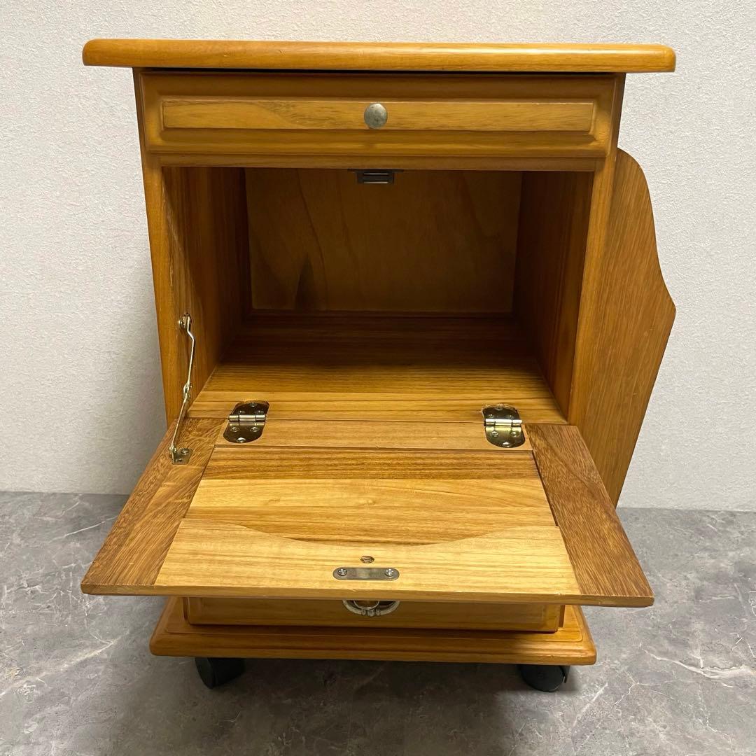 アンティーク　サイドテーブル　サイドチェスト　サイドキャビネット　飾り台